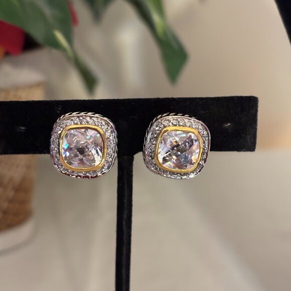 NEW Set of Clear Color Pierced Earrings and Pendant with Chain (21") and Pouch - Picture 10 of 16